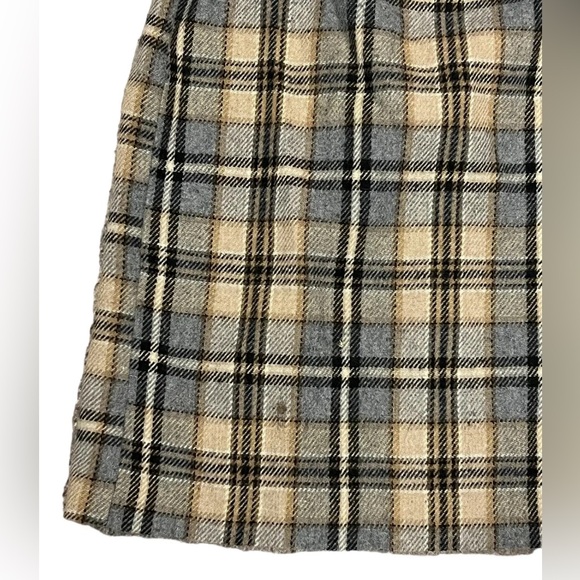 Vtg Casual Corner Annex~Blue/Tan Plaid Wrap Skirt  Size 8 Wool blend  28”x19” - Picture 2 of 6
